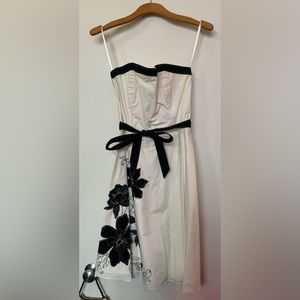 White House and Black Market